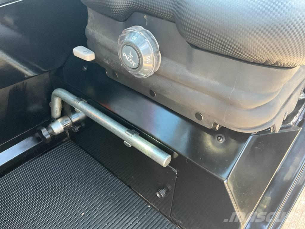 Manitou ULM 412 H Teleskopiskie manipulatori