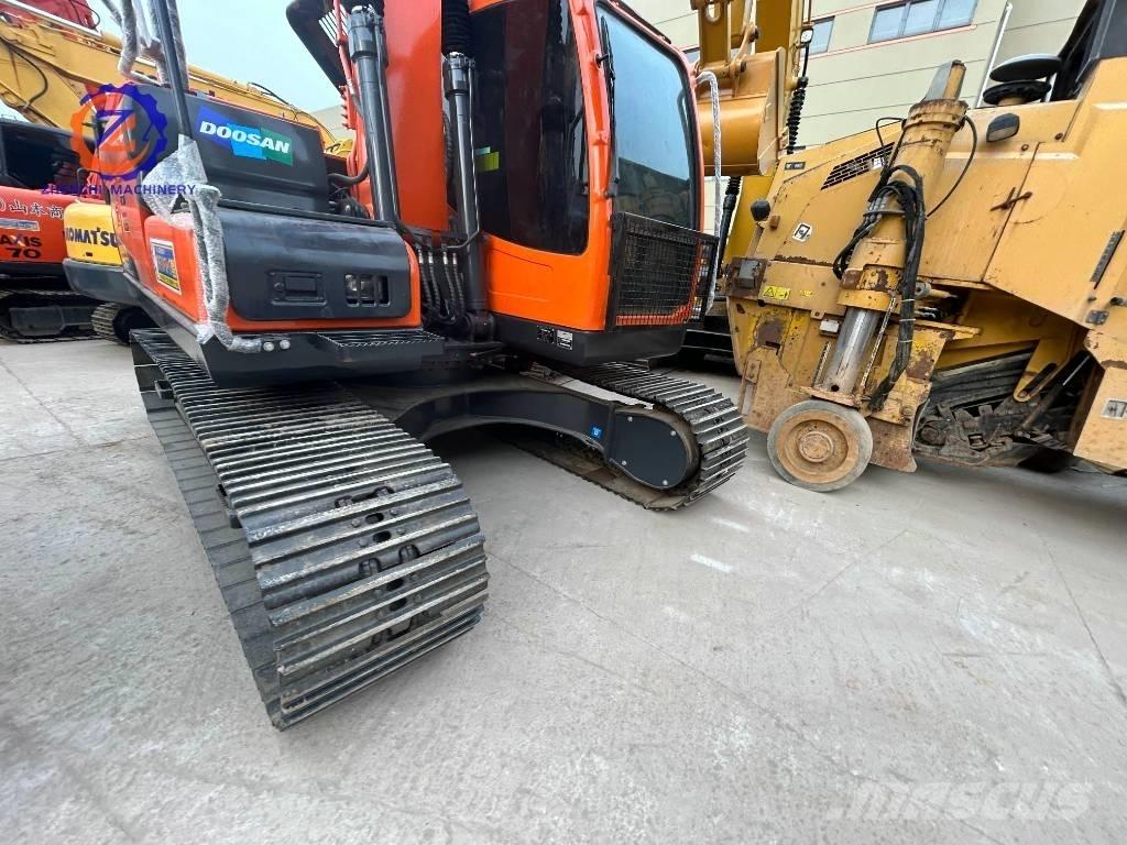 Doosan DX 150 Vidēja lieluma ekskavatori 7 t - 12 t