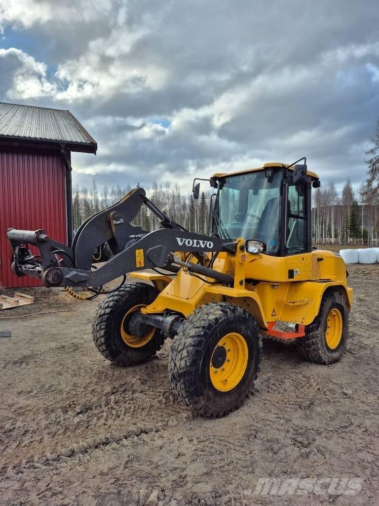 Volvo L 30 G Iekrāvēji uz riteņiem