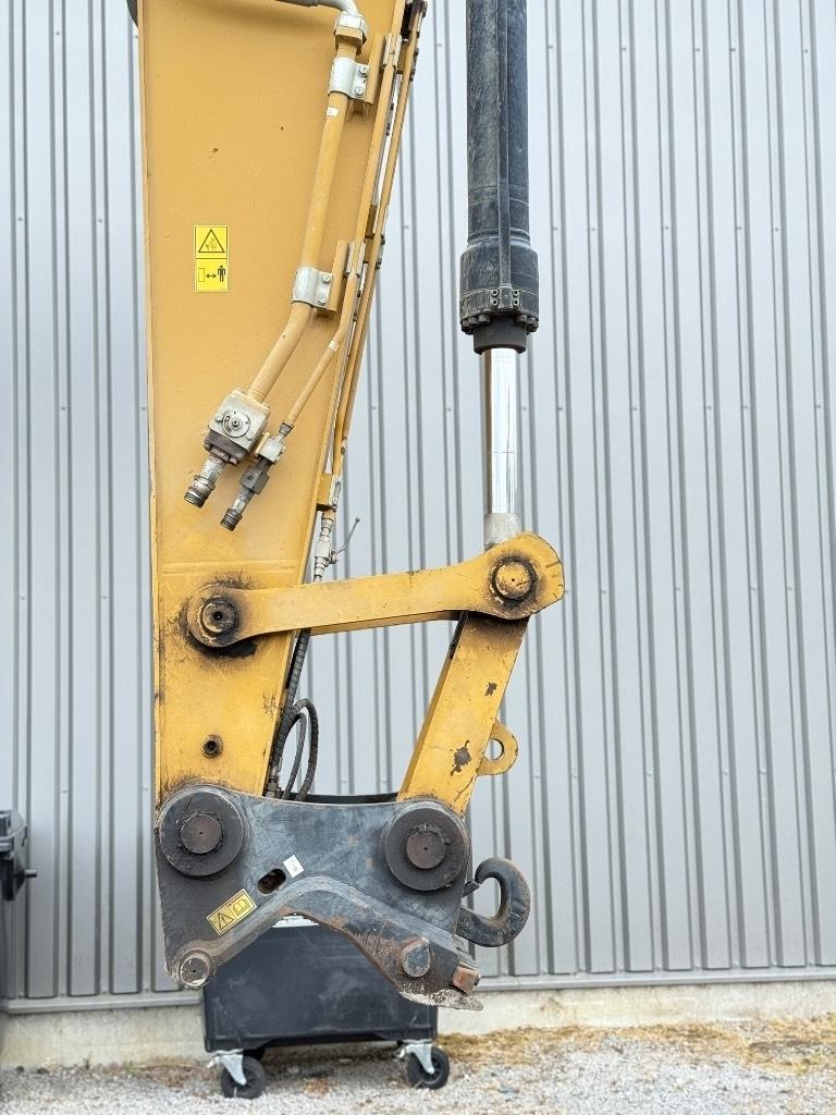 CAT 326 F L Kāpurķēžu ekskavatori