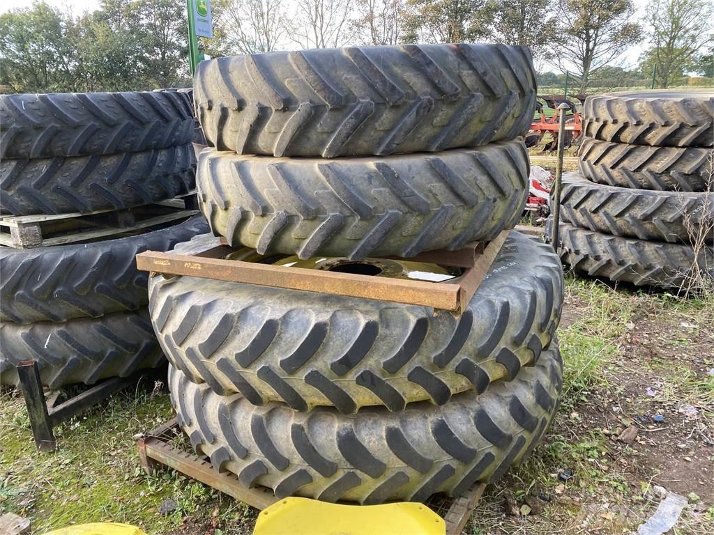  380/105R50 Riepas, riteņi un diski