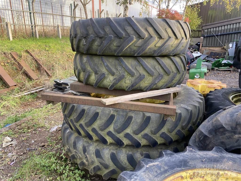  380/105R50 Riepas, riteņi un diski