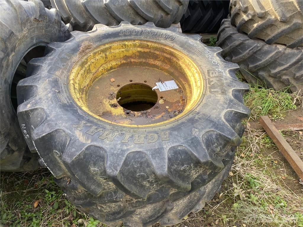  380/85R30 Riepas, riteņi un diski