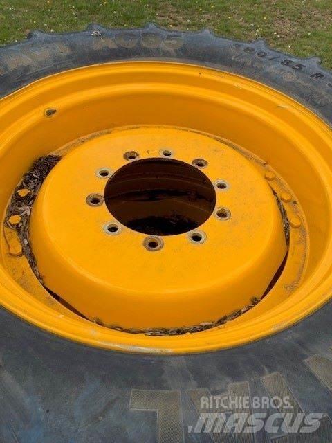  380/85R34 Riepas, riteņi un diski