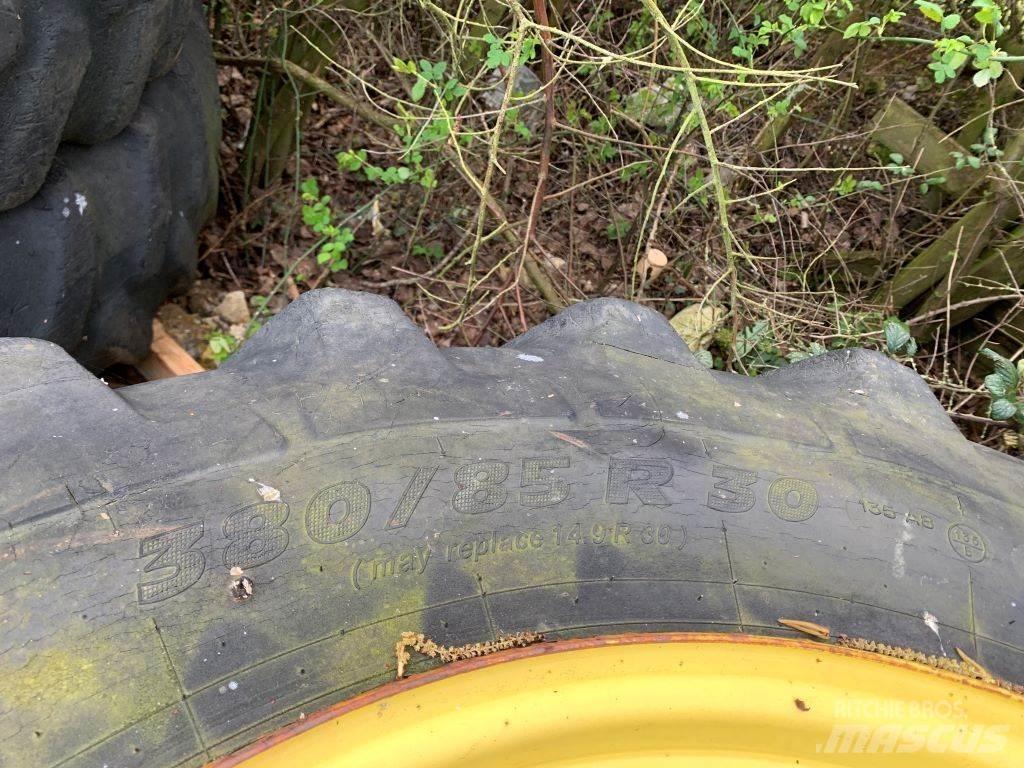  FRONT WHEELS Riepas, riteņi un diski