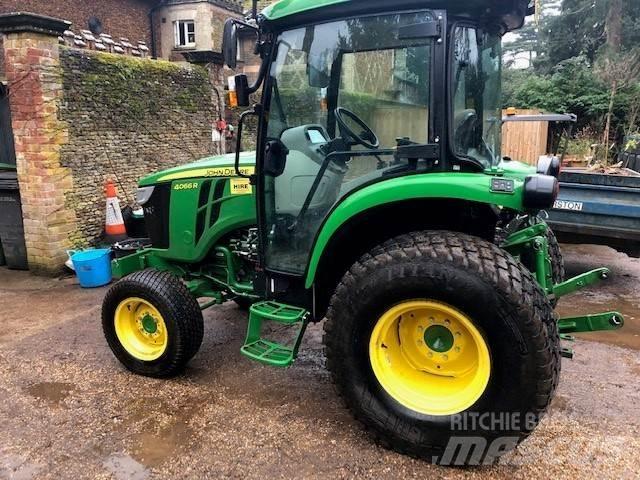 John Deere 4066R Kompaktie traktori