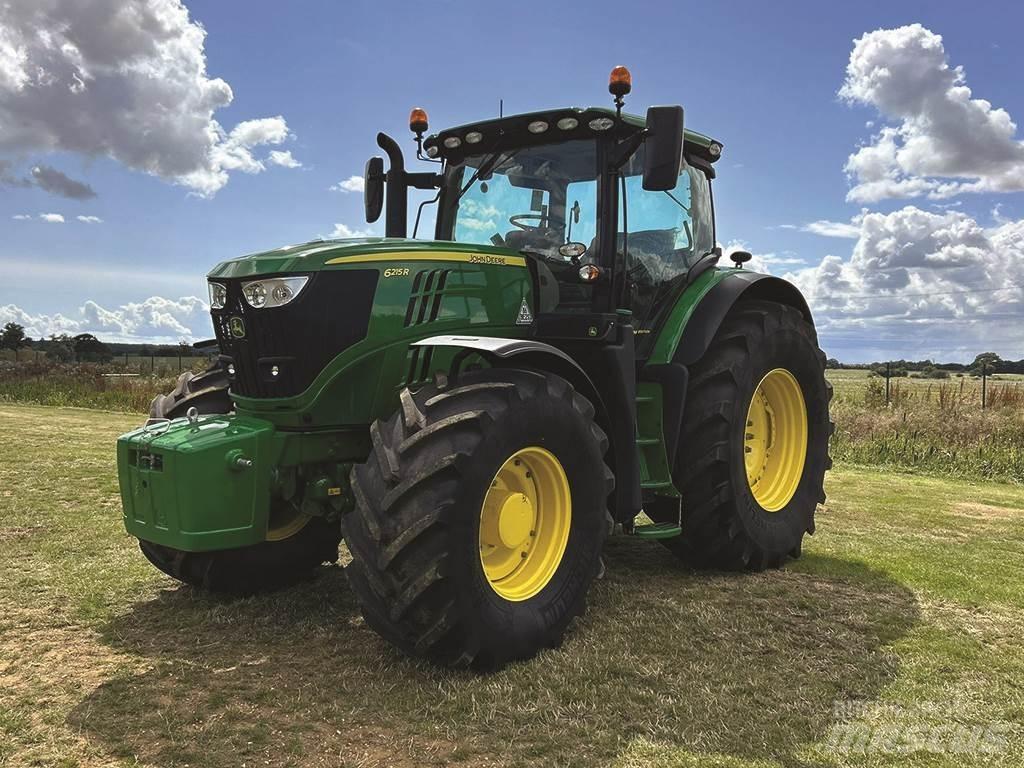John Deere 6215R Traktori