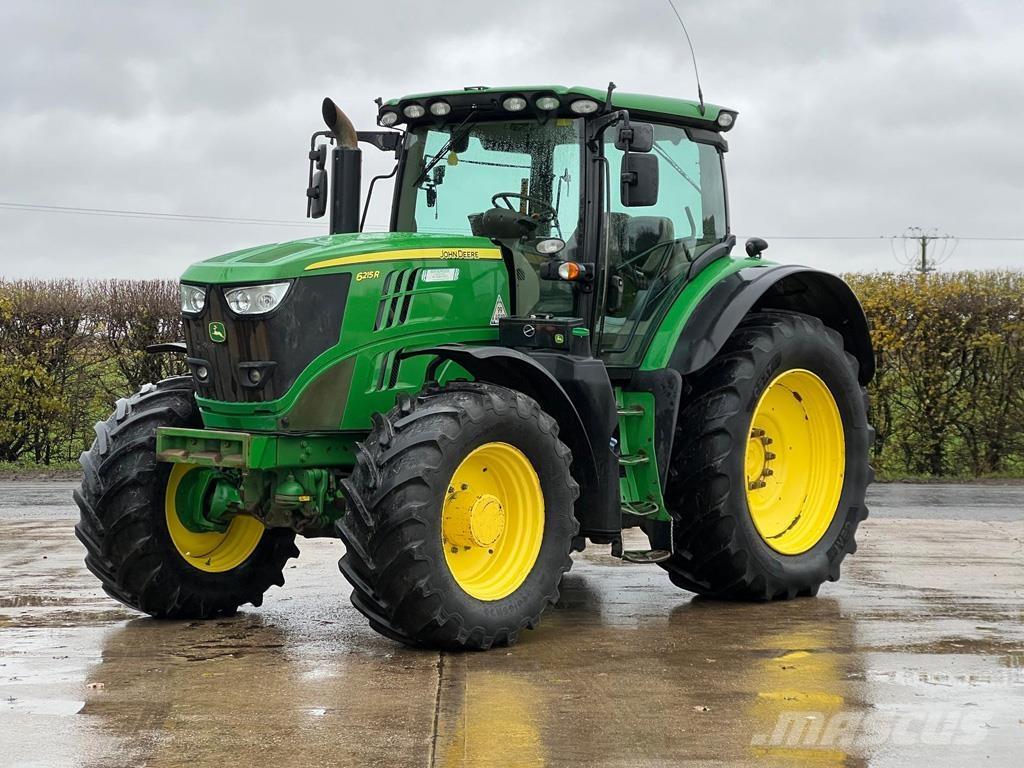 John Deere 6215R Traktori