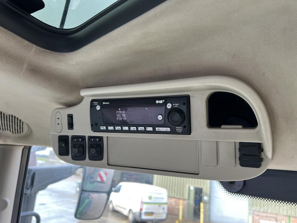 John Deere 6250R Traktori