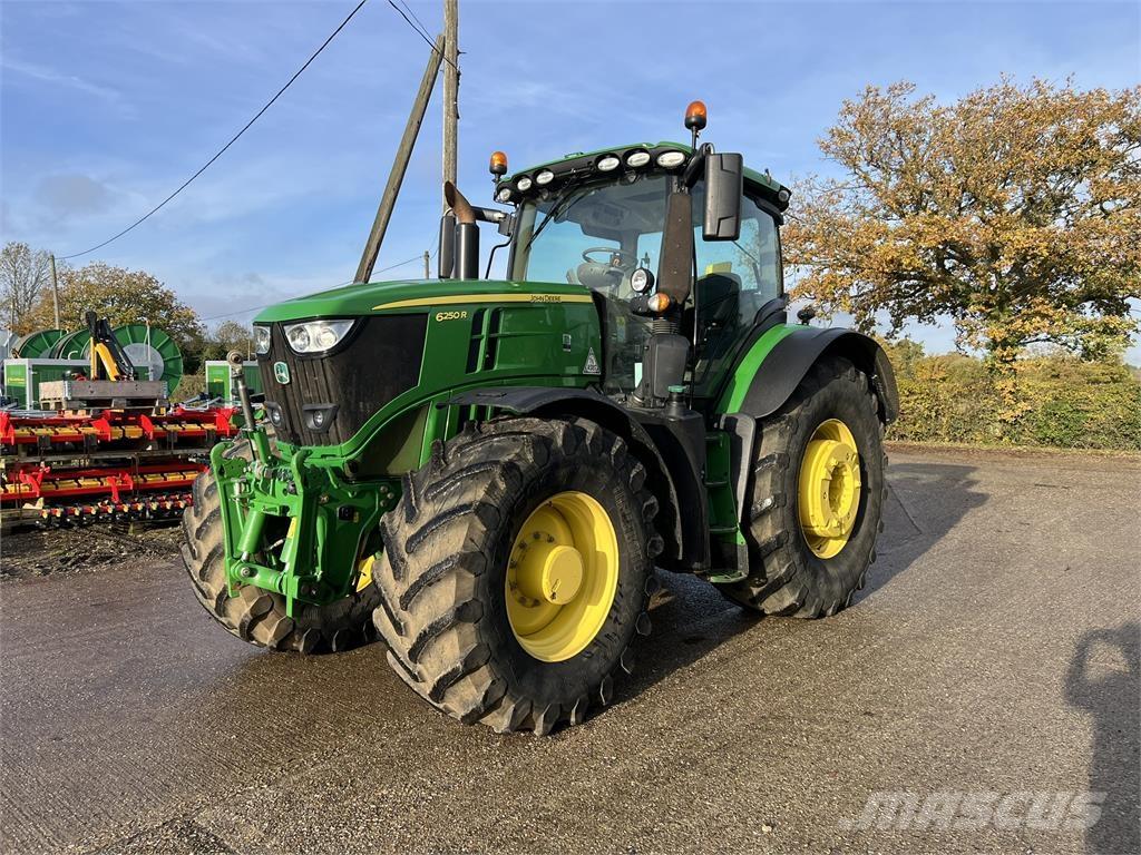 John Deere 6250R Traktori