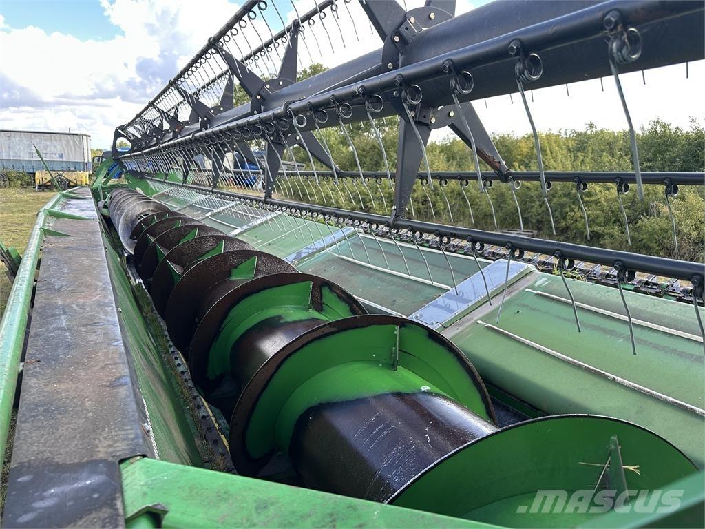 John Deere 635PF Ražas novākšanas kombaini