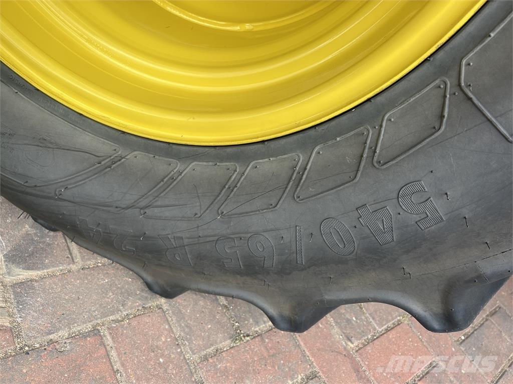 John Deere 6R150 Traktori