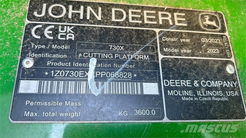 John Deere 730X Ražas novākšanas kombaini