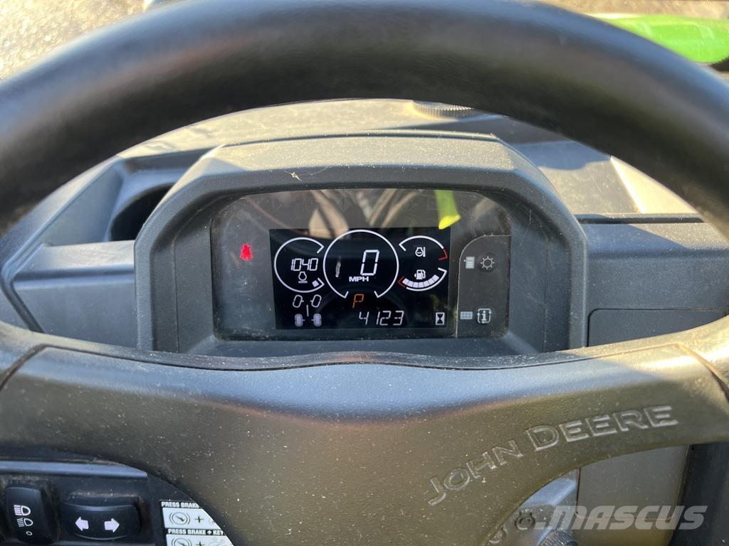 John Deere 865M Visurgājēji