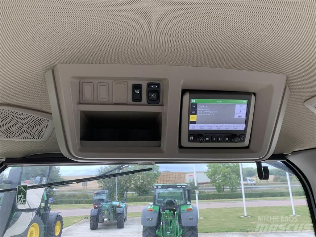 John Deere 8RX410 Traktori
