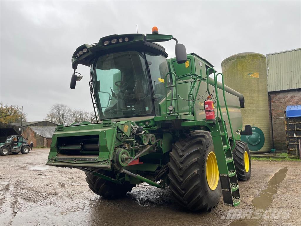 John Deere T550 Ražas novākšanas kombaini