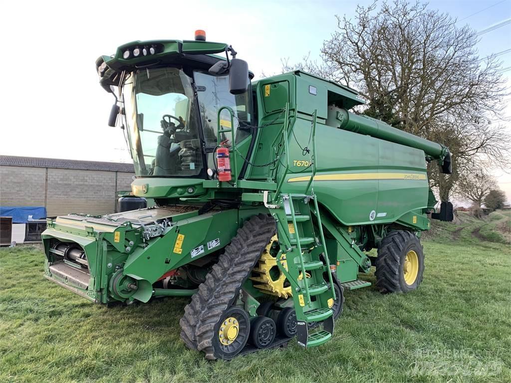 John Deere T670 Ražas novākšanas kombaini