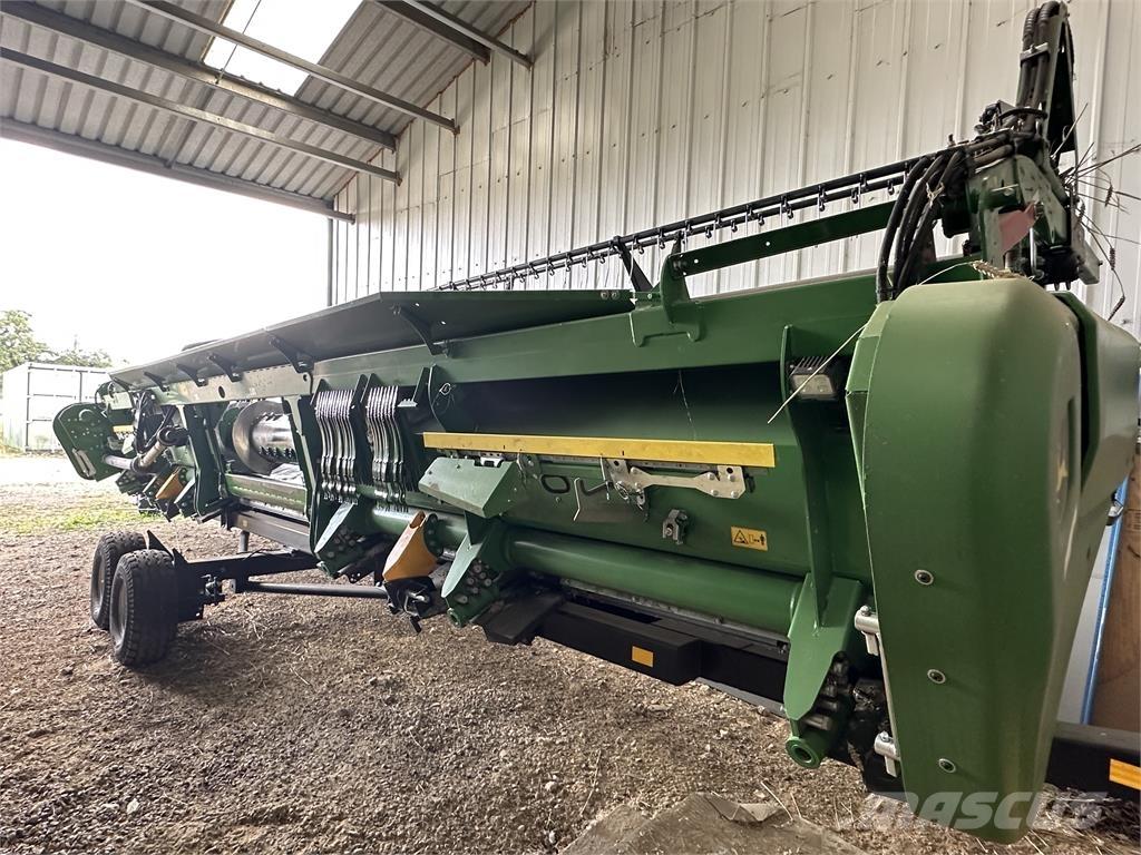 John Deere T670 Ražas novākšanas kombaini