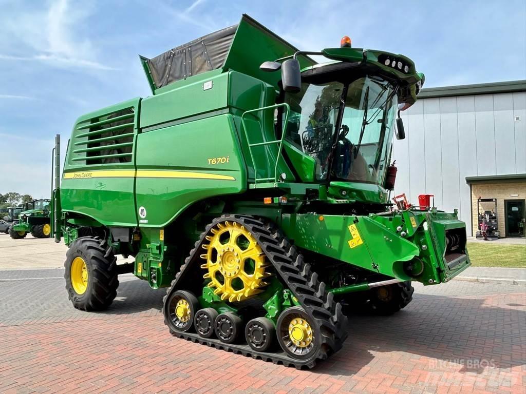 John Deere T670 Ražas novākšanas kombaini
