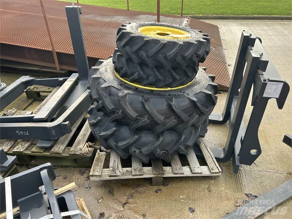 John Deere TYRES Lauksaimniecība- Citi