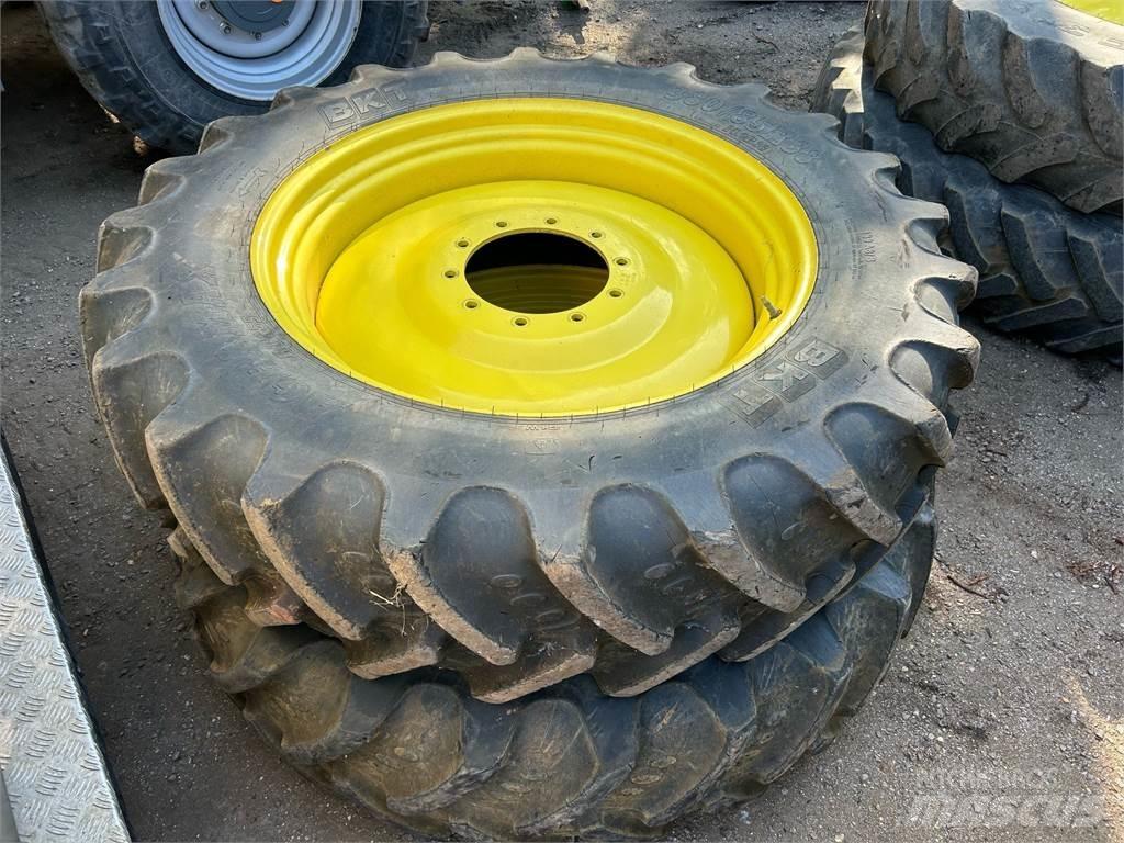 John Deere TYRES Lauksaimniecība- Citi