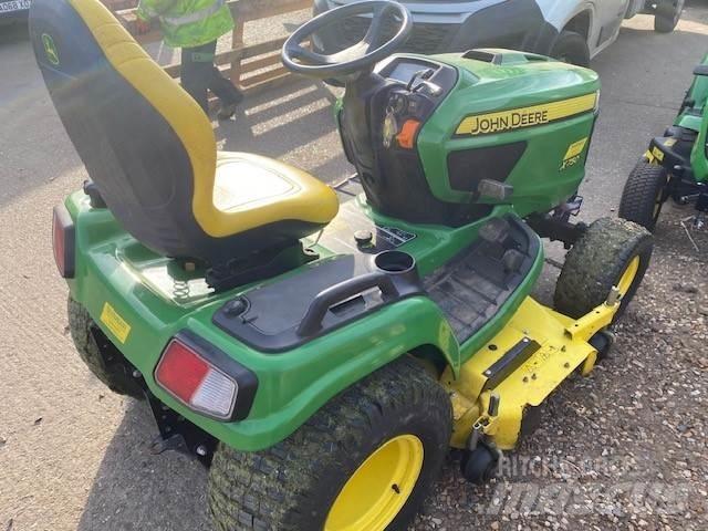 John Deere X750 Traktori