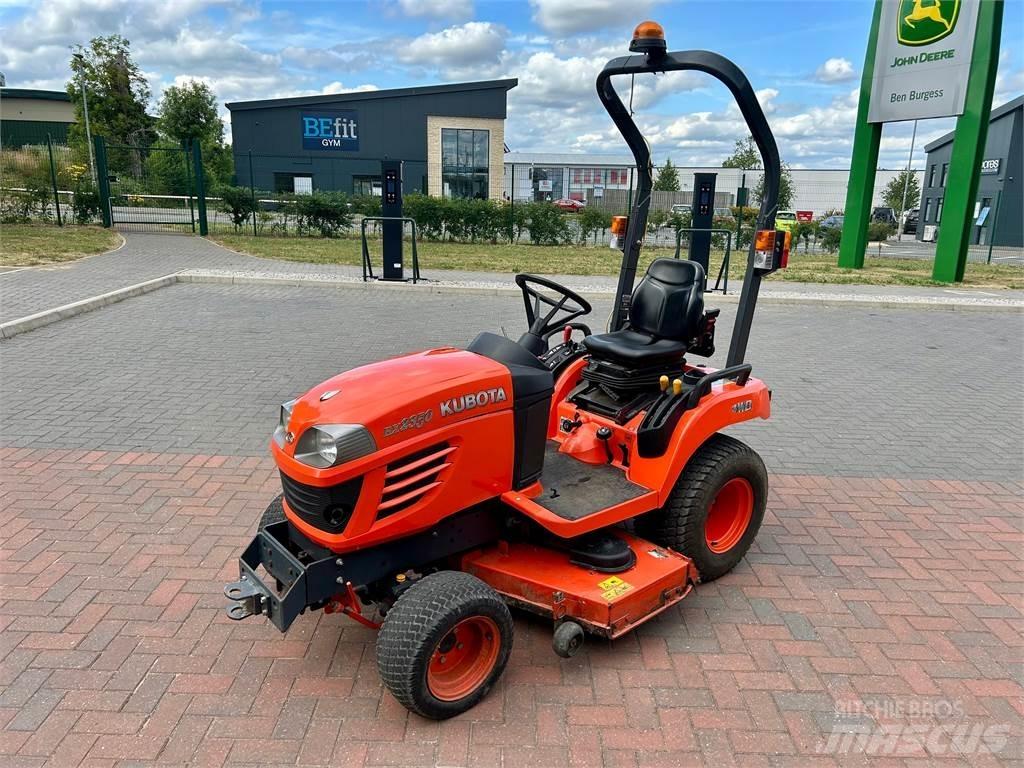 Kubota BX2350 Kompaktie traktori