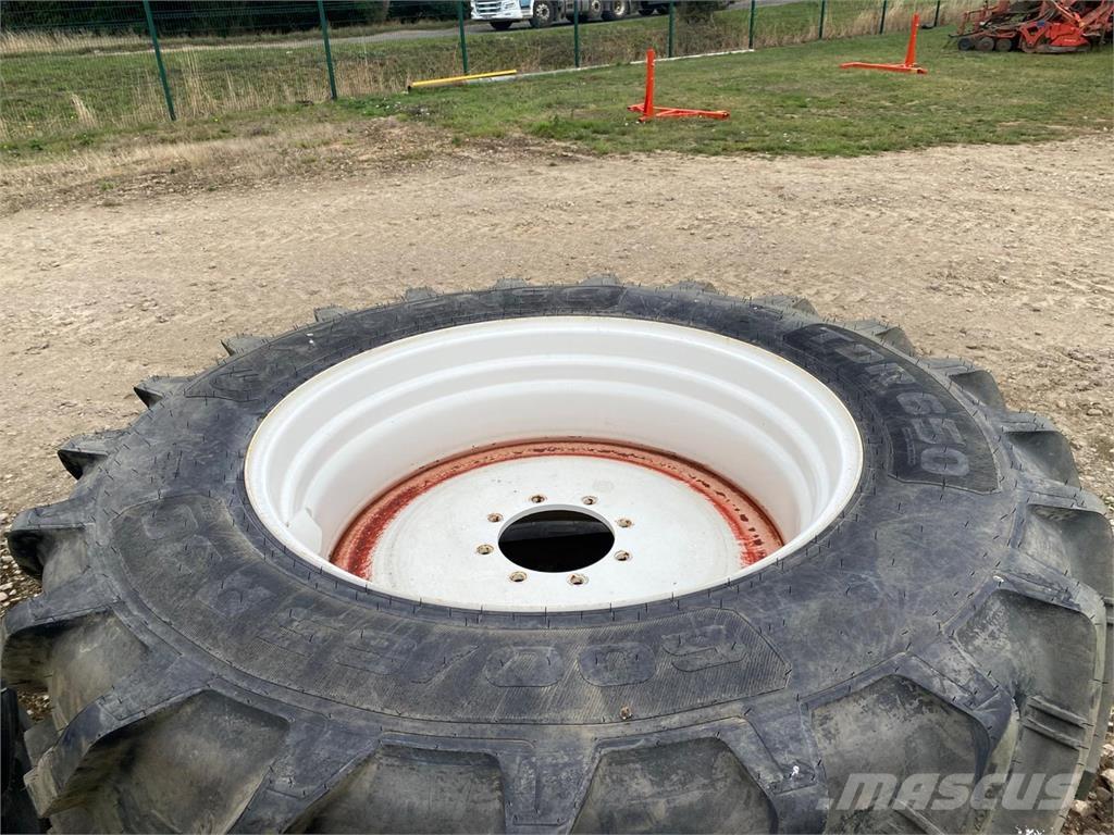 Kuhn 600/65R38 Riepas, riteņi un diski