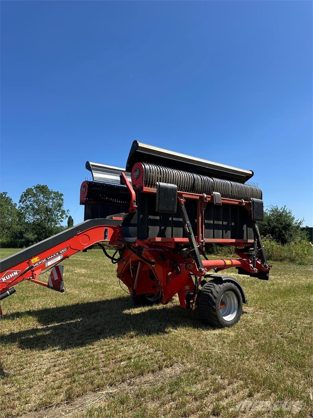 Kuhn MERGEMAXX950 Pļaujmašīnas/pašgājēji