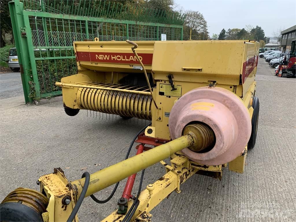 New Holland 945 Rituļu preses