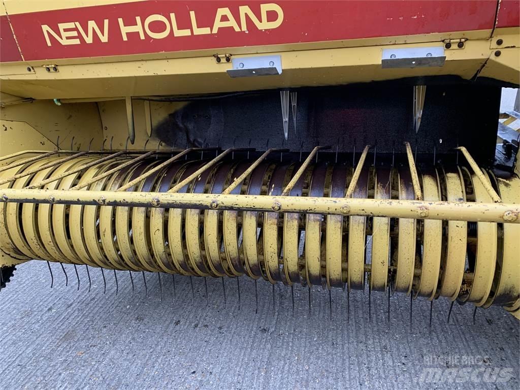 New Holland 945 Rituļu preses