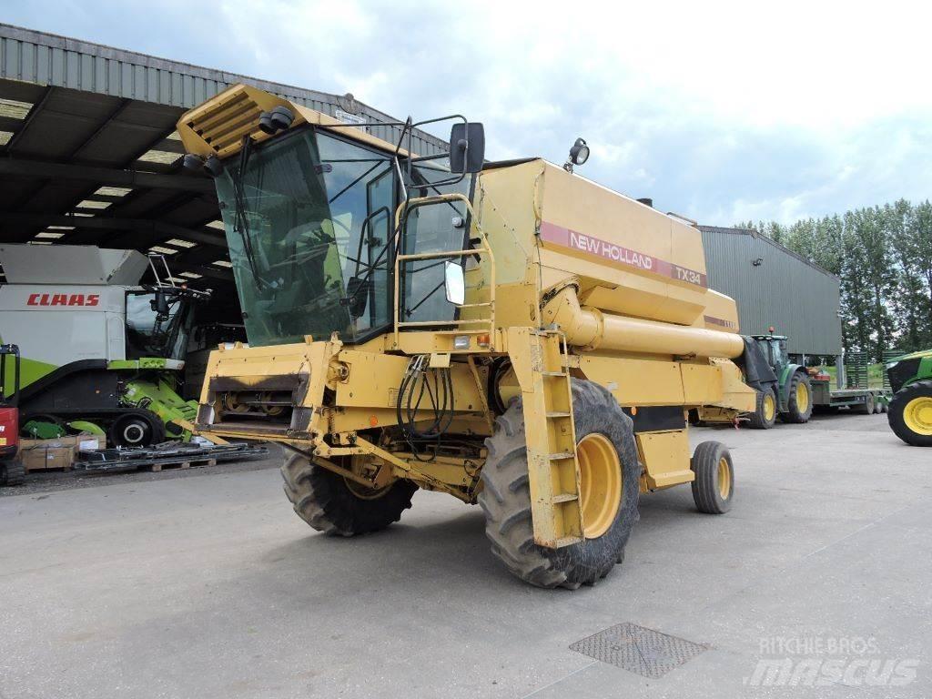 New Holland TX34 Ražas novākšanas kombaini