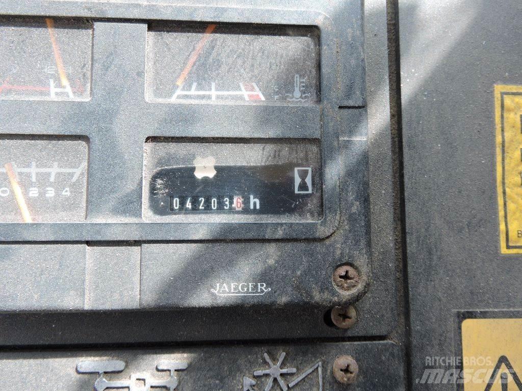 New Holland TX34 Ražas novākšanas kombaini