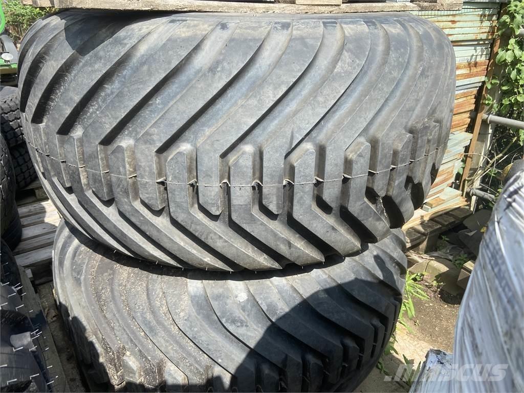  TURF TYRES Kompaktie traktori