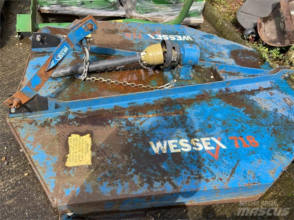 Wessex 718 Pļaujmašīnas/pašgājēji