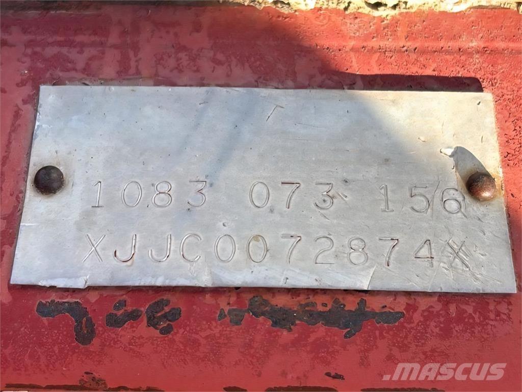 Case IH 1083 Ražas novākšanas kombaini
