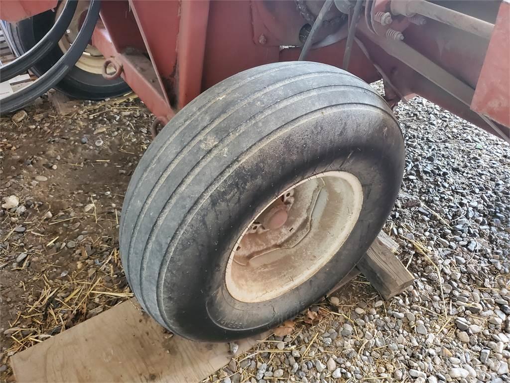 Hesston 4650 Rituļu preses