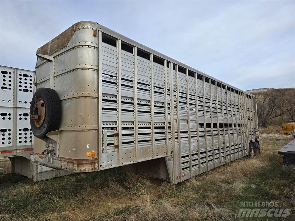 Wilson 42' Dzīvnieku transportēšanas piekabes