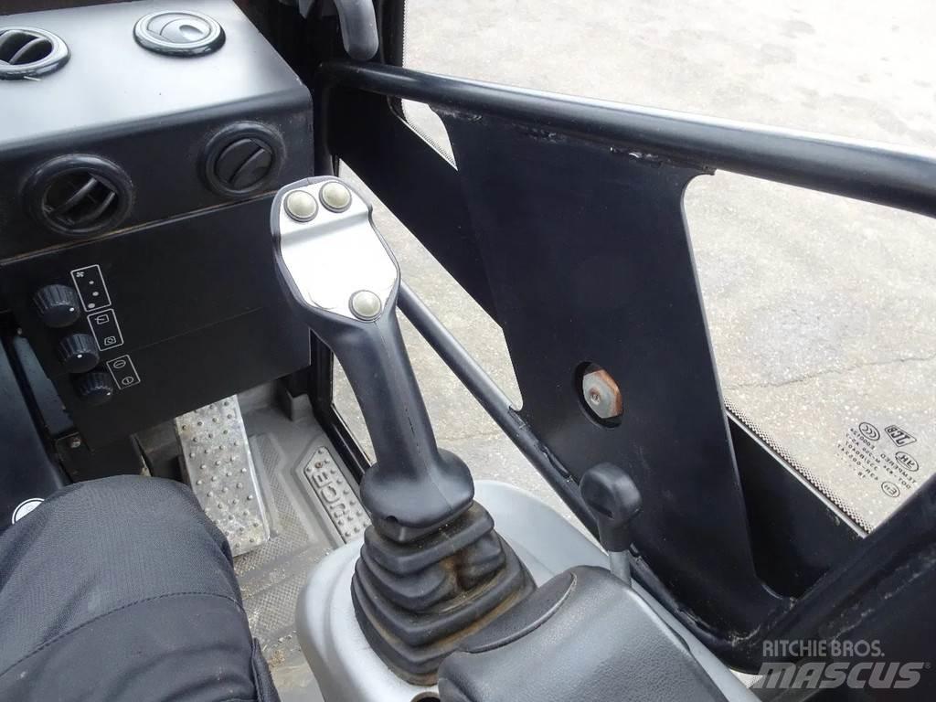 JCB 403 Iekrāvēji uz riteņiem