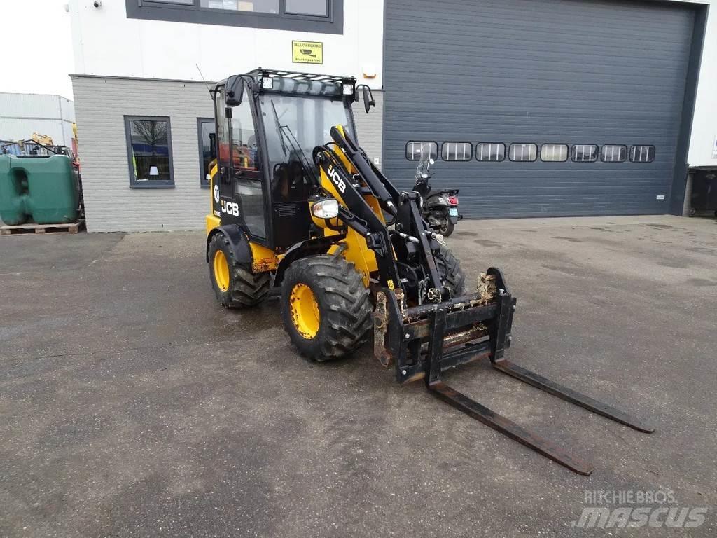 JCB 403 Iekrāvēji uz riteņiem
