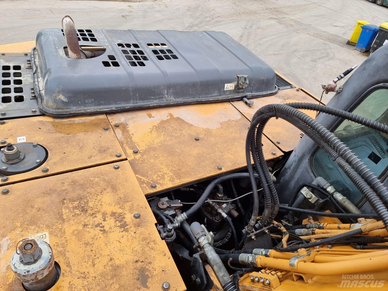 CASE CX 210 LC Kāpurķēžu ekskavatori