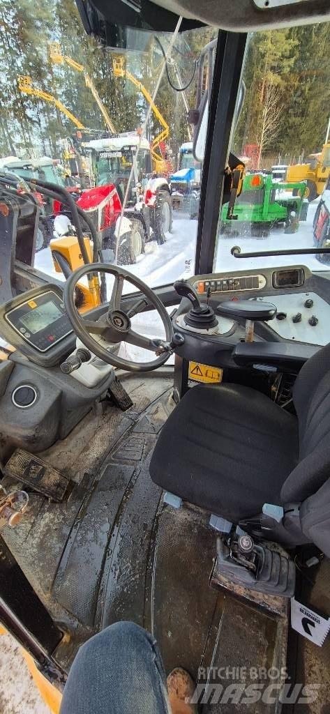 JCB 426 Iekrāvēji uz riteņiem