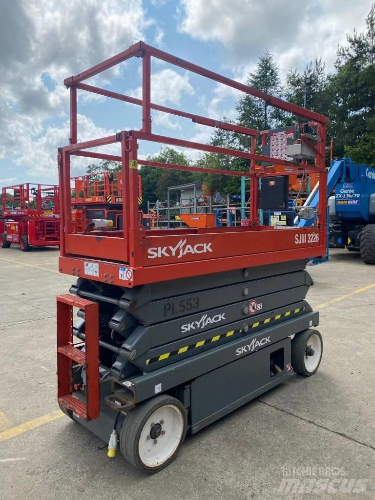 SkyJack SJ 3226 Šķerveida pacēlāji