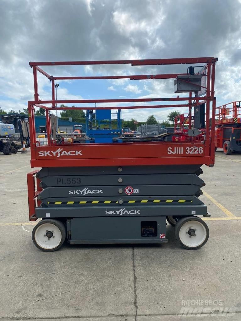 SkyJack SJ 3226 Šķerveida pacēlāji