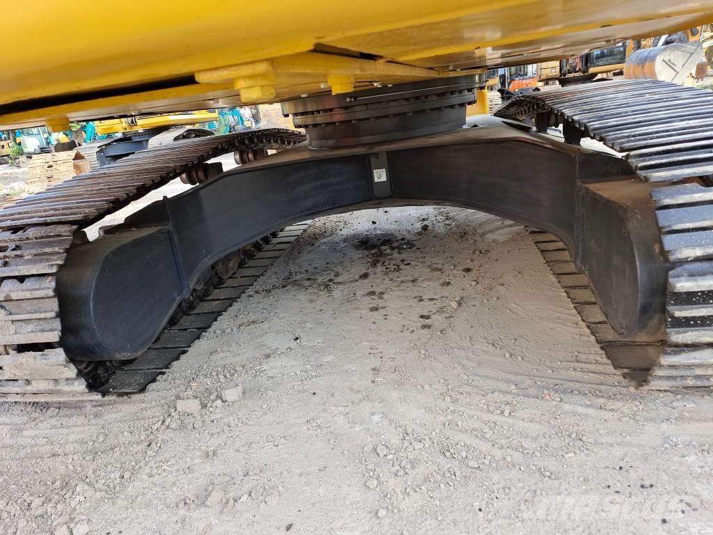 Komatsu PC 220-8 Kāpurķēžu ekskavatori