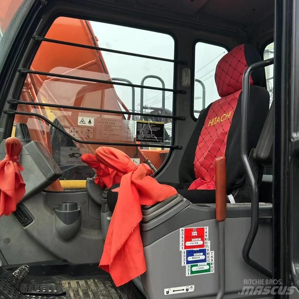 Hitachi ZX 120 Kāpurķēžu ekskavatori