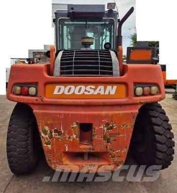 Doosan D 160 S-5 Tehnika ar dīzeļa dzinēju