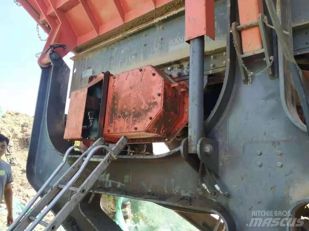 Sandvik QJ330 Mobilie drupinātāji