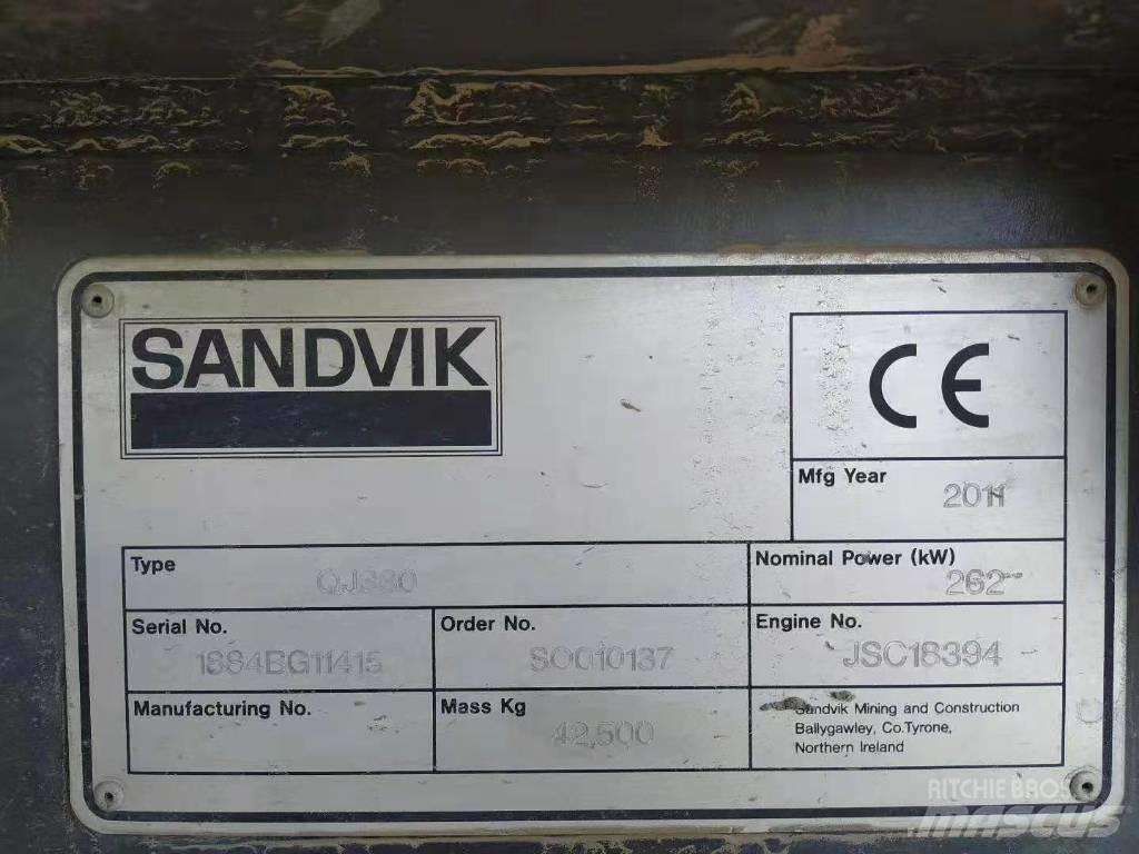 Sandvik QJ330 Mobilie drupinātāji
