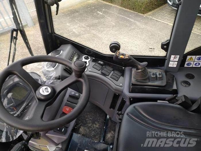 GiANT G3500 Tele Iekrāvēji uz riteņiem